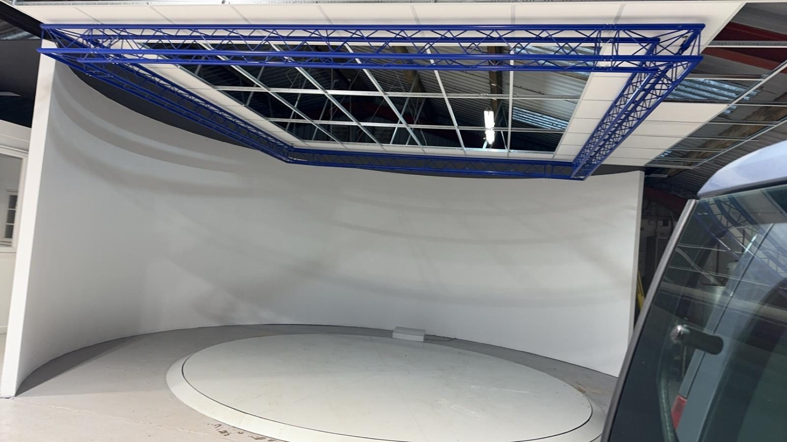 Finished showroom & car-display turntable, HM Car Sales, JLG Construction Services