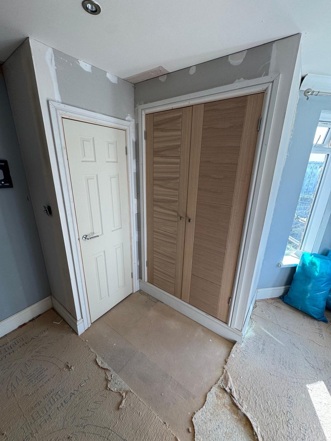 Fitted wardrobes and new en-suite, domestic renovation, JLG Construction Services in Devon